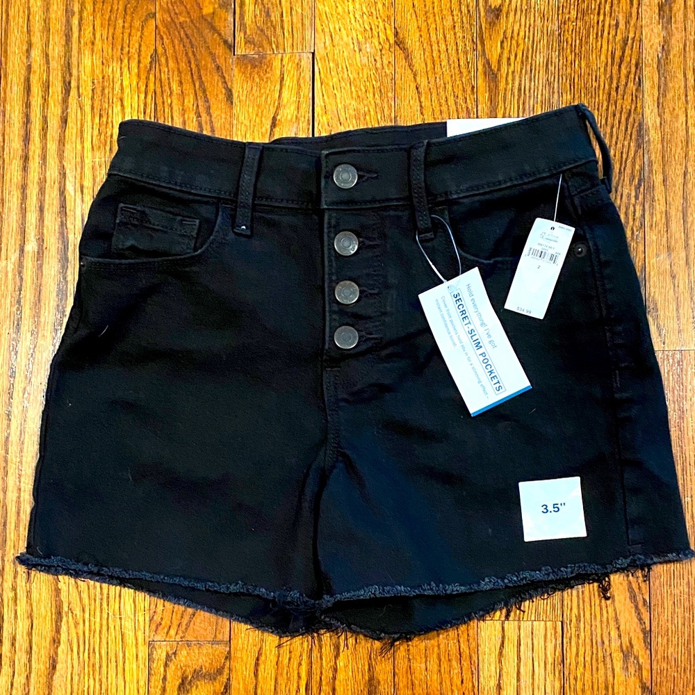 Old Navy black cut off shorts. Size 2 NWT.  High rise 3.5” seam slimming pockets